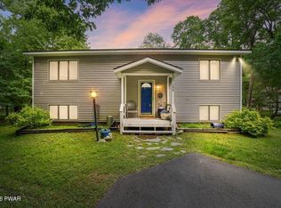 106 Cabin Ct, Milford, PA 18337