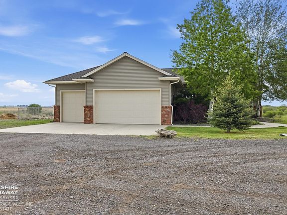 3rd image of 1084 Road 8