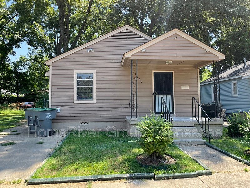 1st image of 1652 Pope St