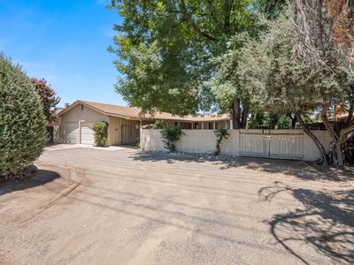 1004 W Walnut Avenue, Visalia, CA, 93277