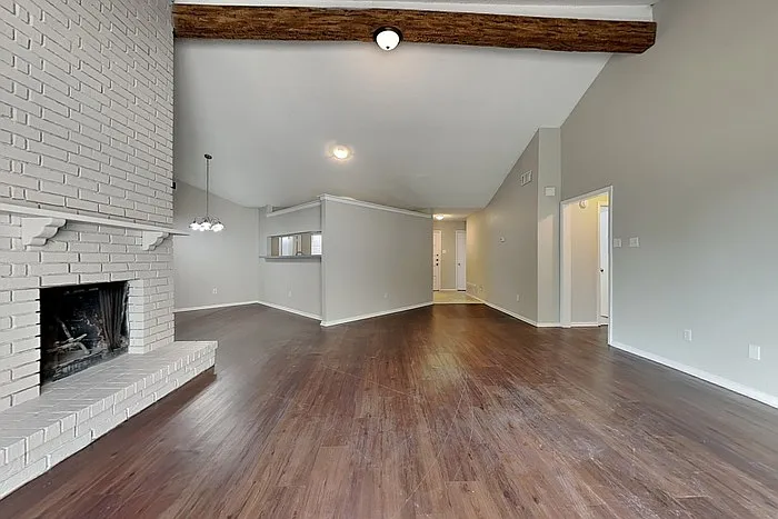 621 Shenandoah Ct — Photo 3