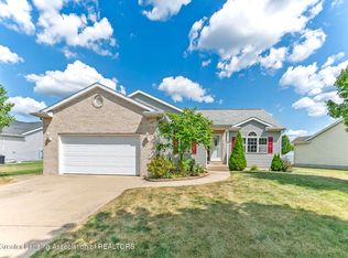 1212 Lois Ln, Saint Johns, MI