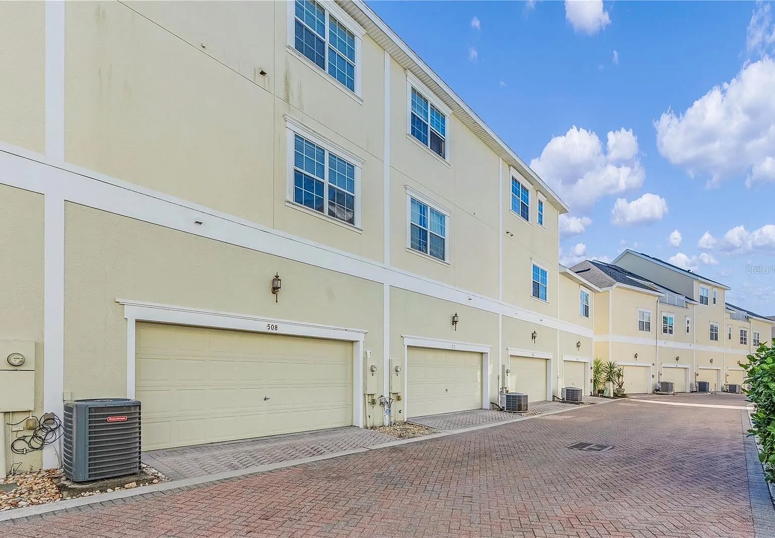 3 bed, 1888 sqft, $2,350 — Photo 4
