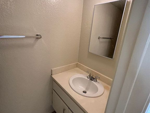3rd image of 15721 Blaine Ave #A