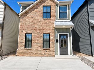 602 W 2nd St #110, Edmond, OK 73003
