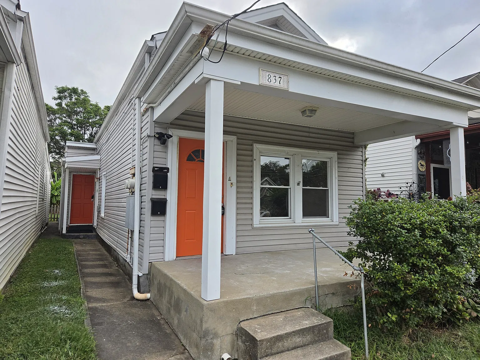 Studio, 400 sqft, $895 — Photo 2