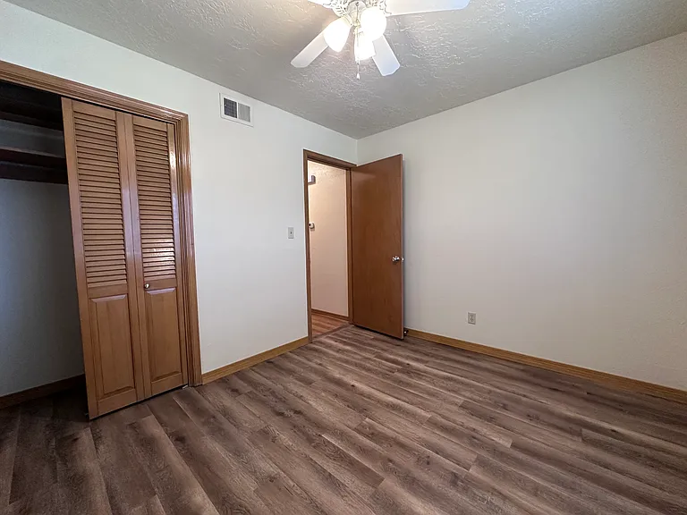 2035 Delaware Ln #2035 — Photo 9