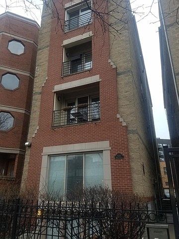 1st image of 3215 N Wilton Ave Unit D