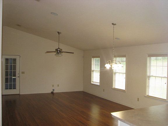 4th image of 4950 Water Oak Dr