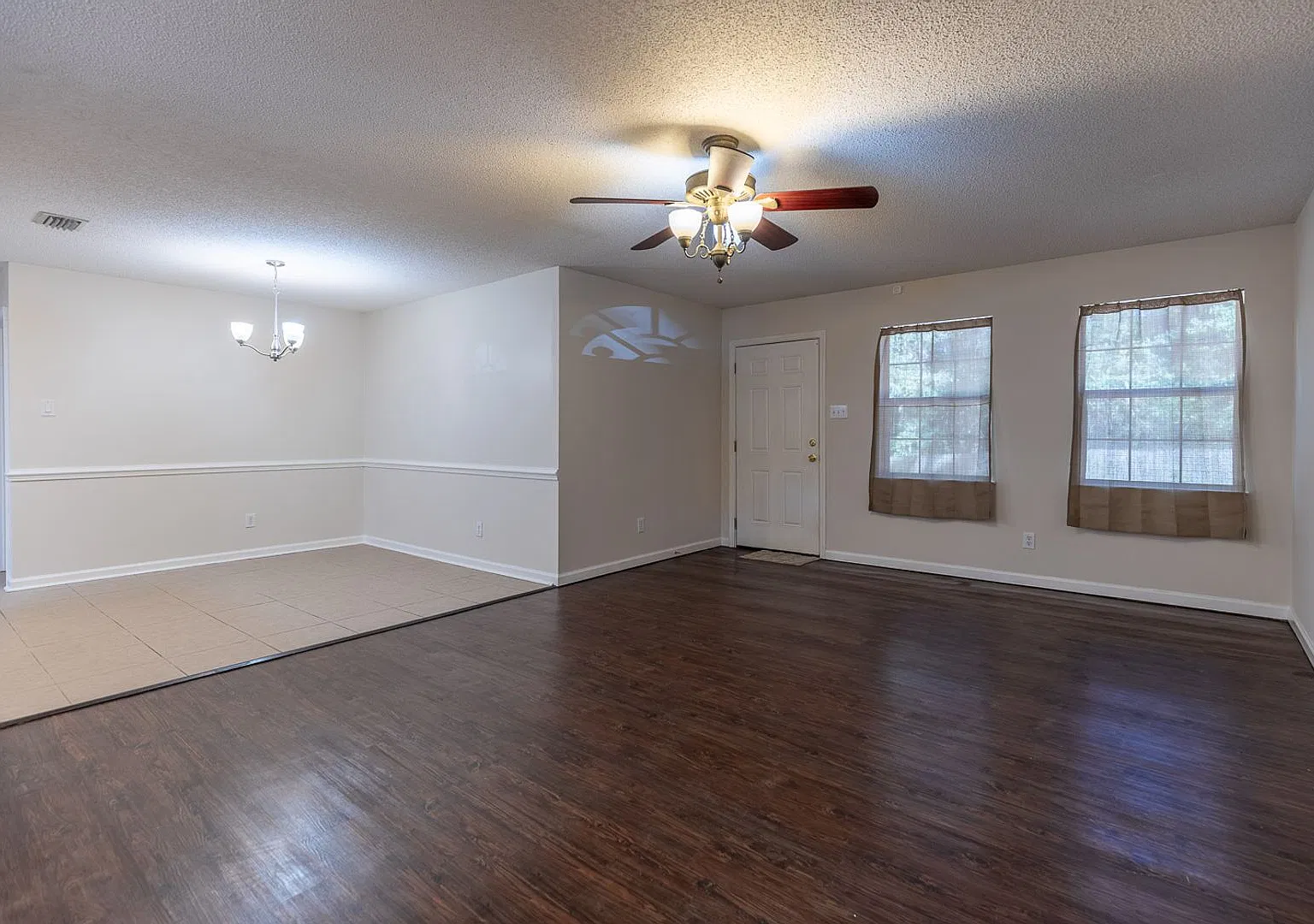 Charming 3-Bedroom Home in Daphne's Lake Forest Community — Photo 3