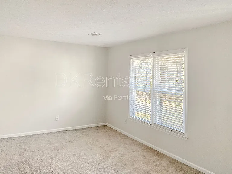 860 Crab Orchard Dr — Photo 17