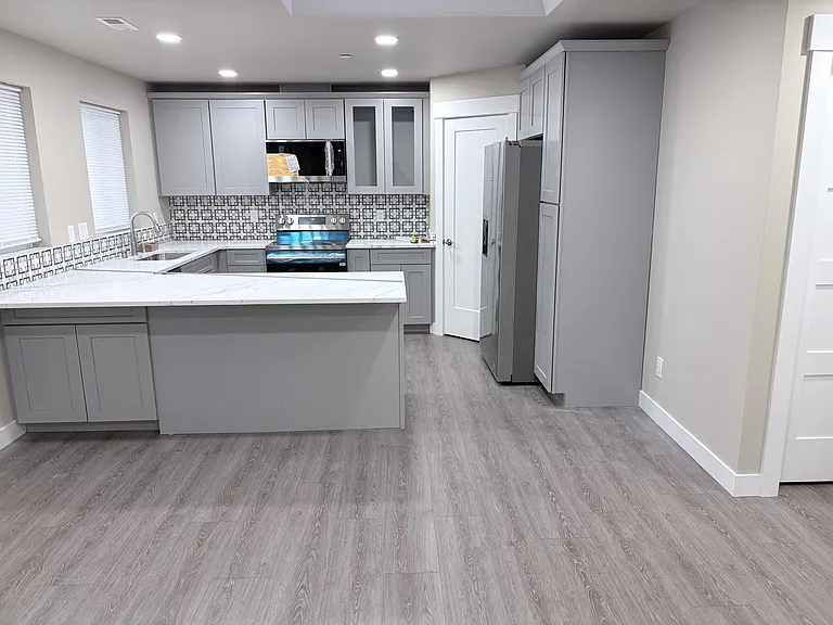 6801 Lombard Ave #B — Photo 10