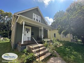2005 Taylor St N, Minneapolis, MN