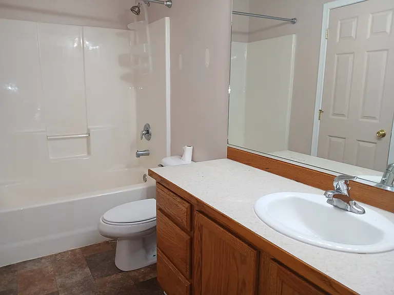 320 E Victor Cir #B — Photo 29