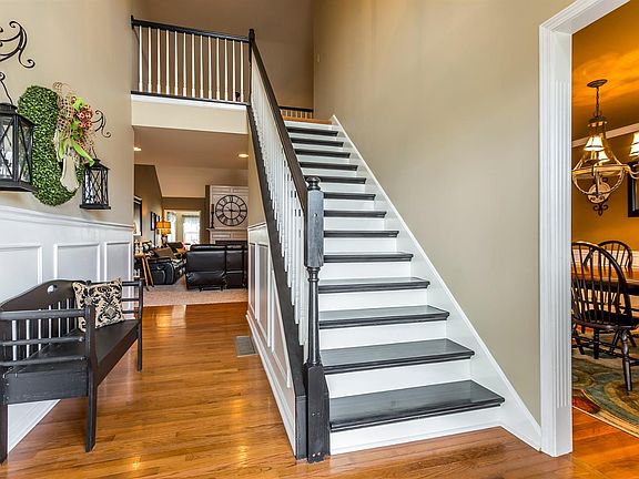 3rd image of 205 Revere Way