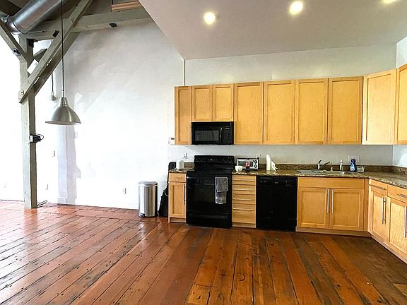 5th image of 1777 Lafayette St Unit 208