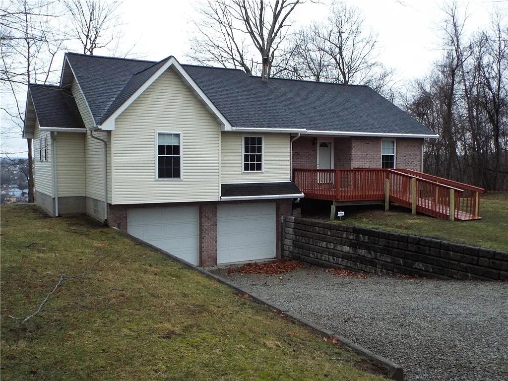1 Jeanne Lee Ln W photo 1