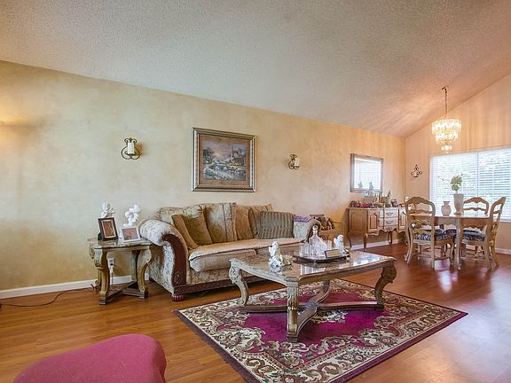 4th image of 4818 Royal Greens Pl