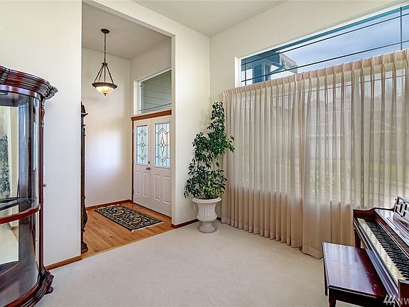 3rd image of 18345 Mount Townsend Dr NE
