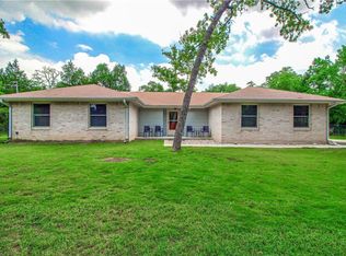 125 Pine Cone Ln, Elgin, TX 78621