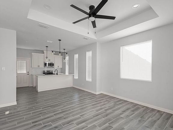 4th image of 500 N Onyx Ave