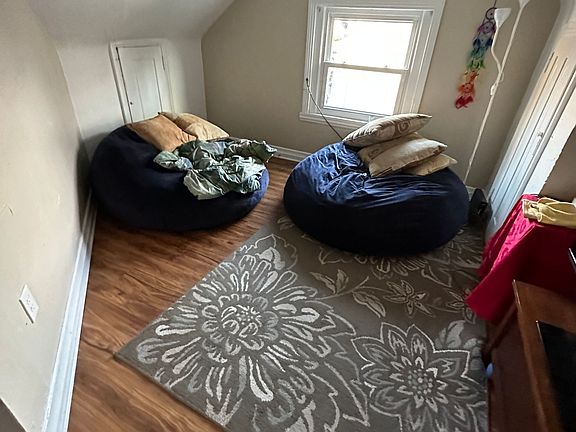 2nd image of 44 S Clinton St Floor 1