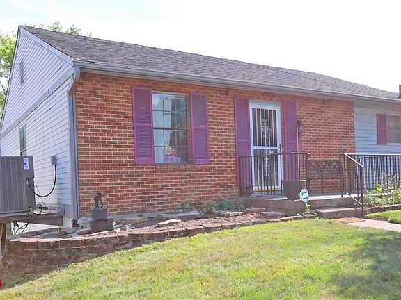 2nd image of 1542 King Richard Pkwy