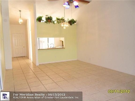 4th image of 5005 E Lakes Dr #5005