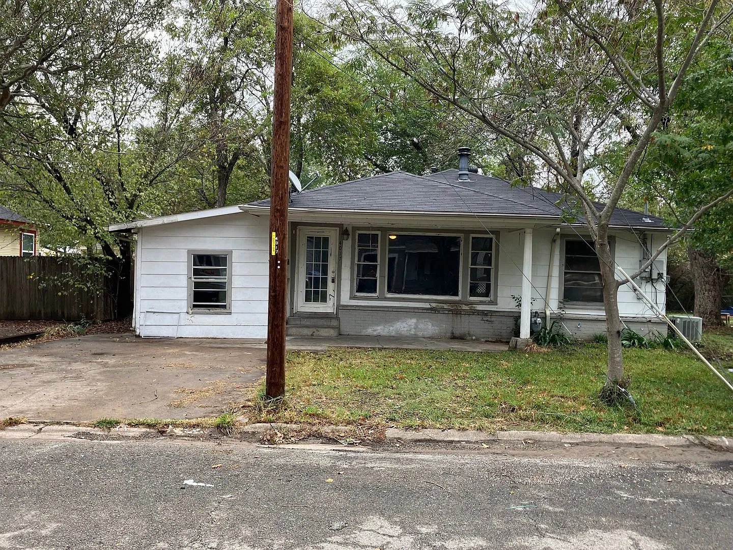 4017 Gordon — Photo 1
