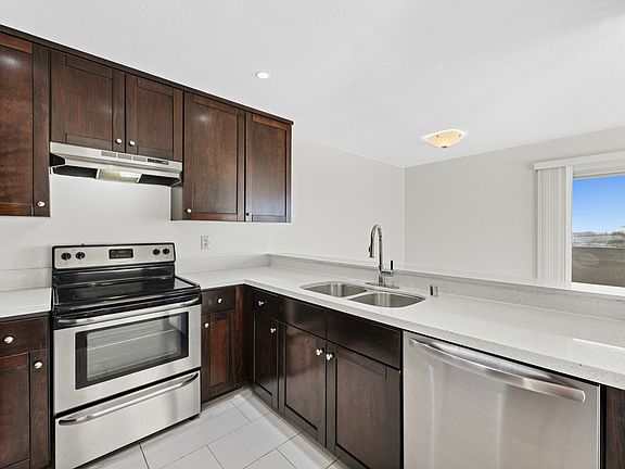 2nd image of 1405 1st Ave #3BR