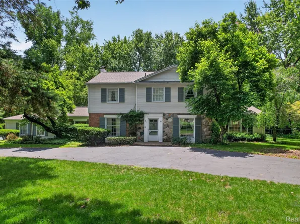 321 Barden Rd, Bloomfield Hills, MI 48304