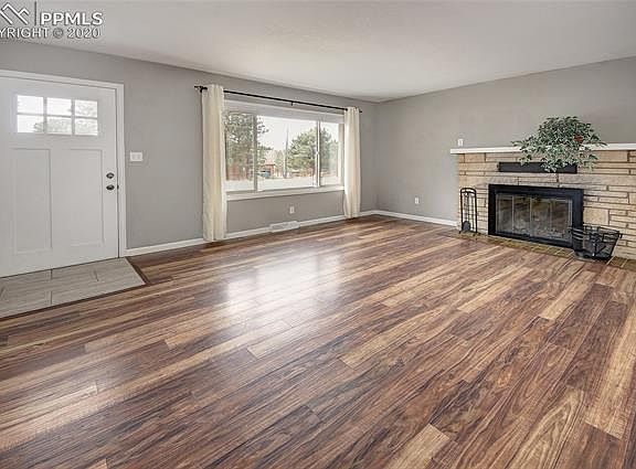 4th image of 700 Fullview Ave