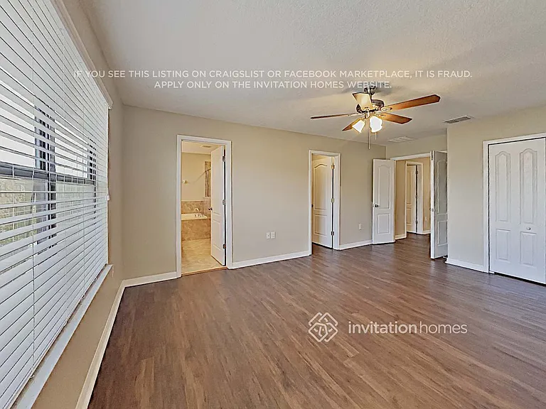 2729 Hampton Green Ln — Photo 13