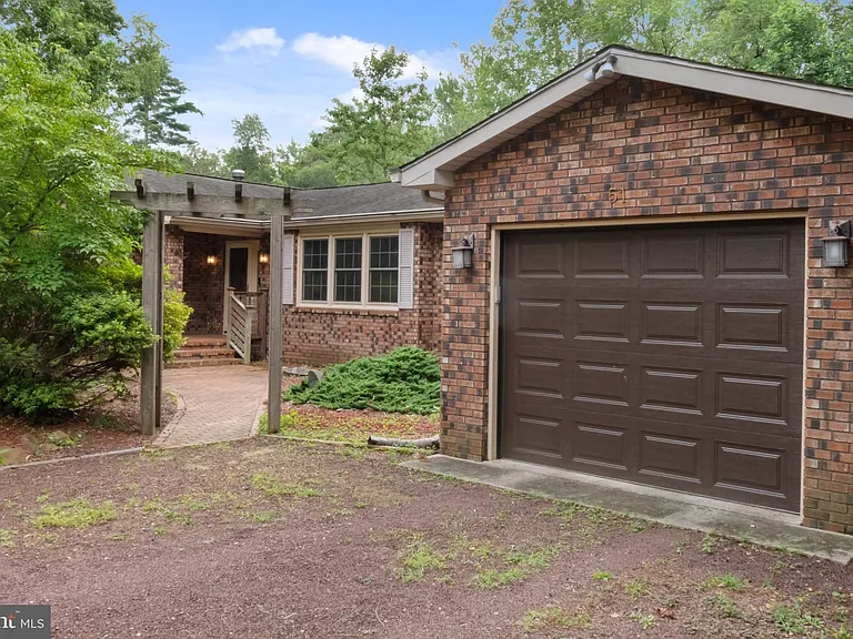 51 Christopher Mill Rd — Photo 2