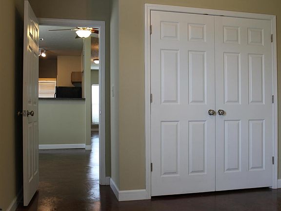 4th image of 720 N 28th Ave