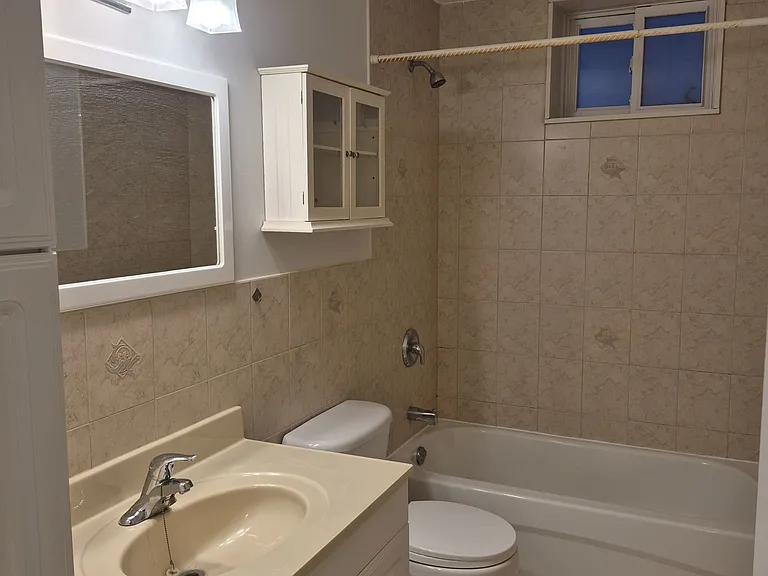 49 Boon Ave #LOWER — Photo 10
