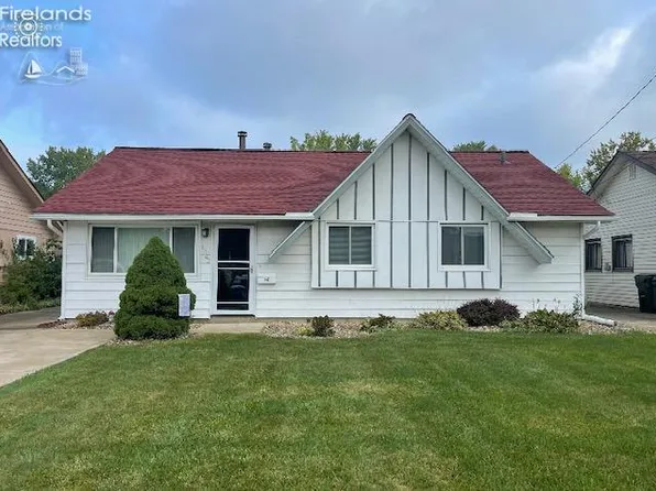 4343 Brockley Ave, Sheffield Lake, OH 44054