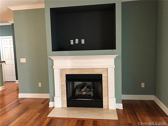 3rd image of 6345 Park Creek Dr