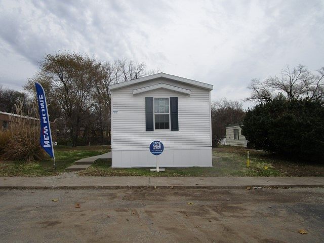 1st image of 814 S 75th St