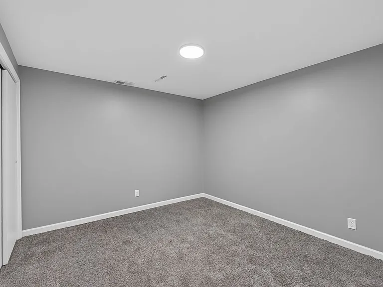 2111 Timber Creek Dr — Photo 28