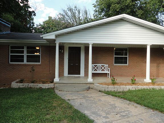 3rd image of 433 Wayne Dr