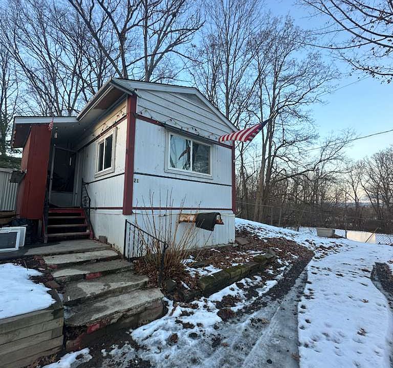 2nd image of 21 David Ln