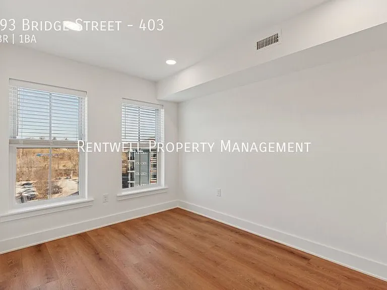 193 Bridge St #403 — Photo 6