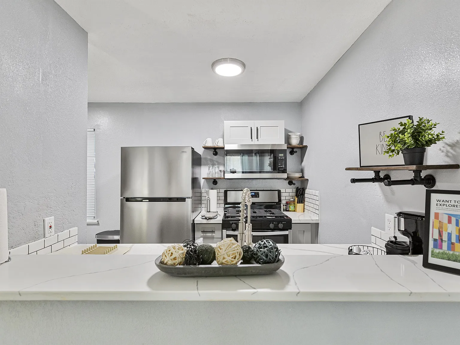 2402 Berry Street - 5 — Photo 3