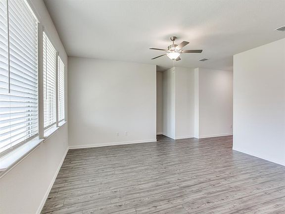 2nd image of 408 Holt Ln
