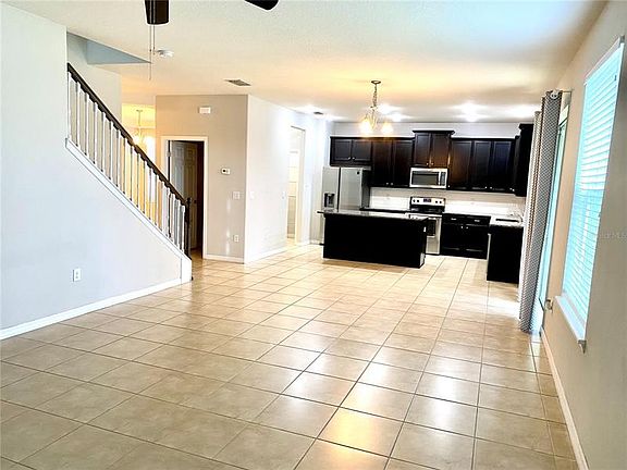 2nd image of 3012 Jardin St