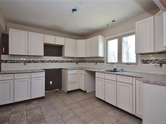 2nd image of 139 Chief Nimham Cir