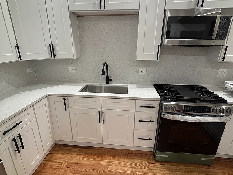 17 N Austin Blvd #1 — Photo 2