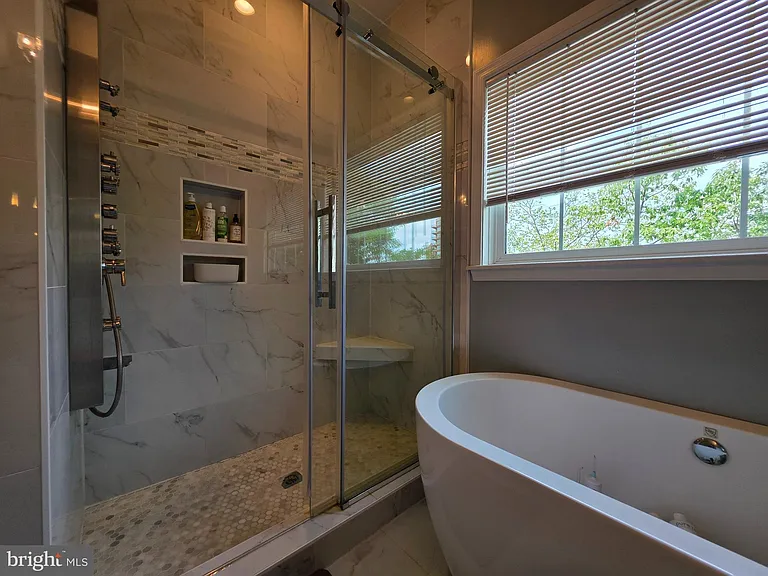 1138 S Harrison St — Photo 18