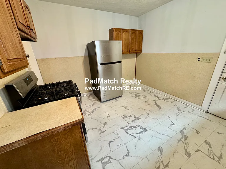 Eat-in-Kitchen